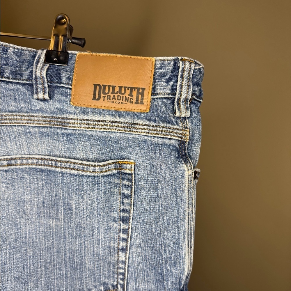 Men's Duluth 44x28 Relaxed Fit Blue Denim Jeans - Picture 3 of 5